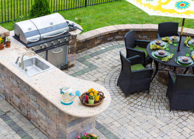 Various types of outdoor kitchens 